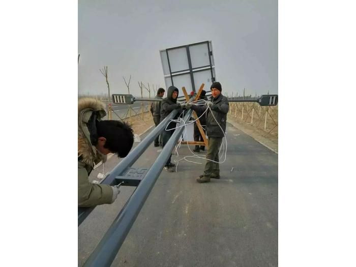 新疆阿拉爾市開發區大功率太陽能安裝現場